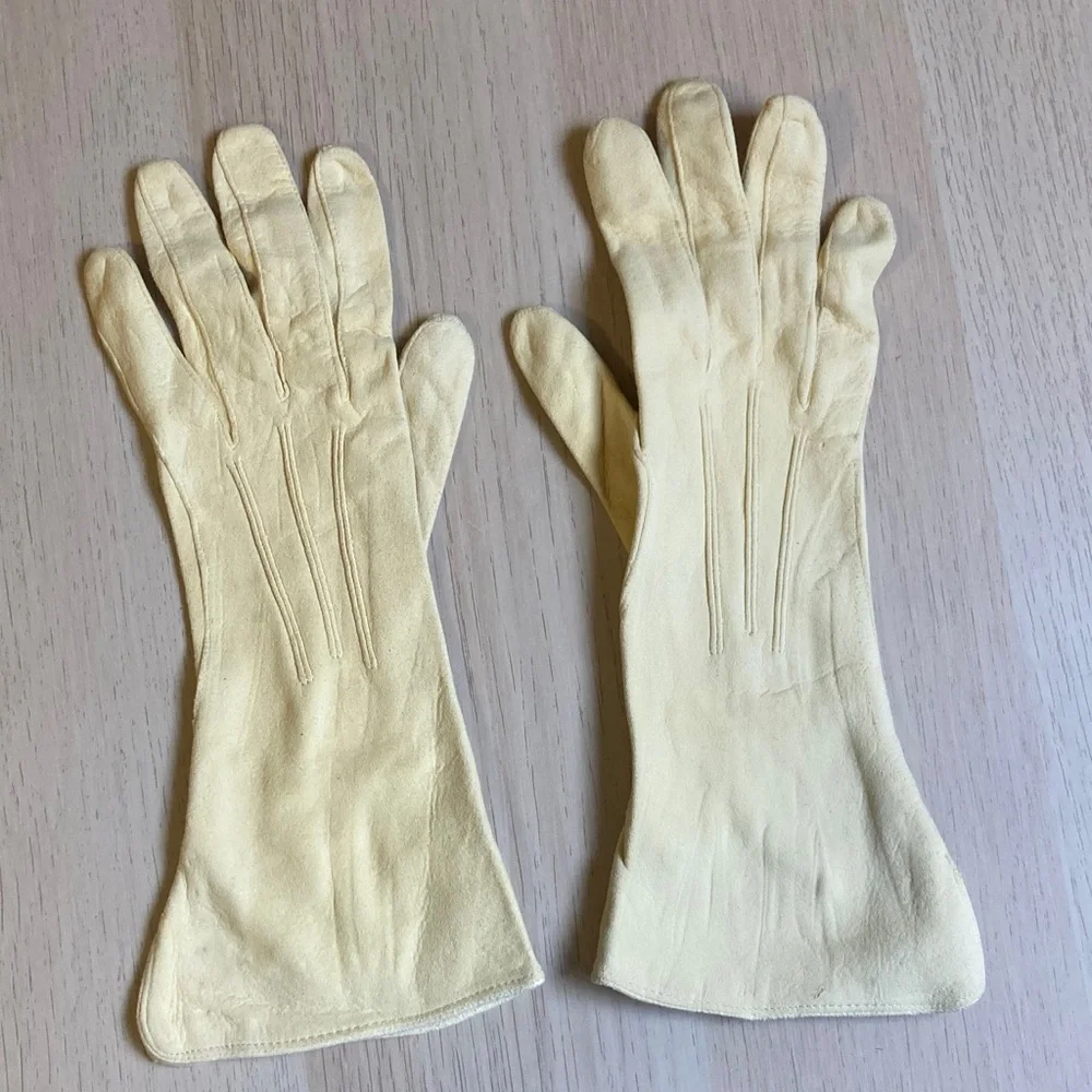 Vintage Yellow Leather Gloves, 6 1/2, women’s made in England elegant soft